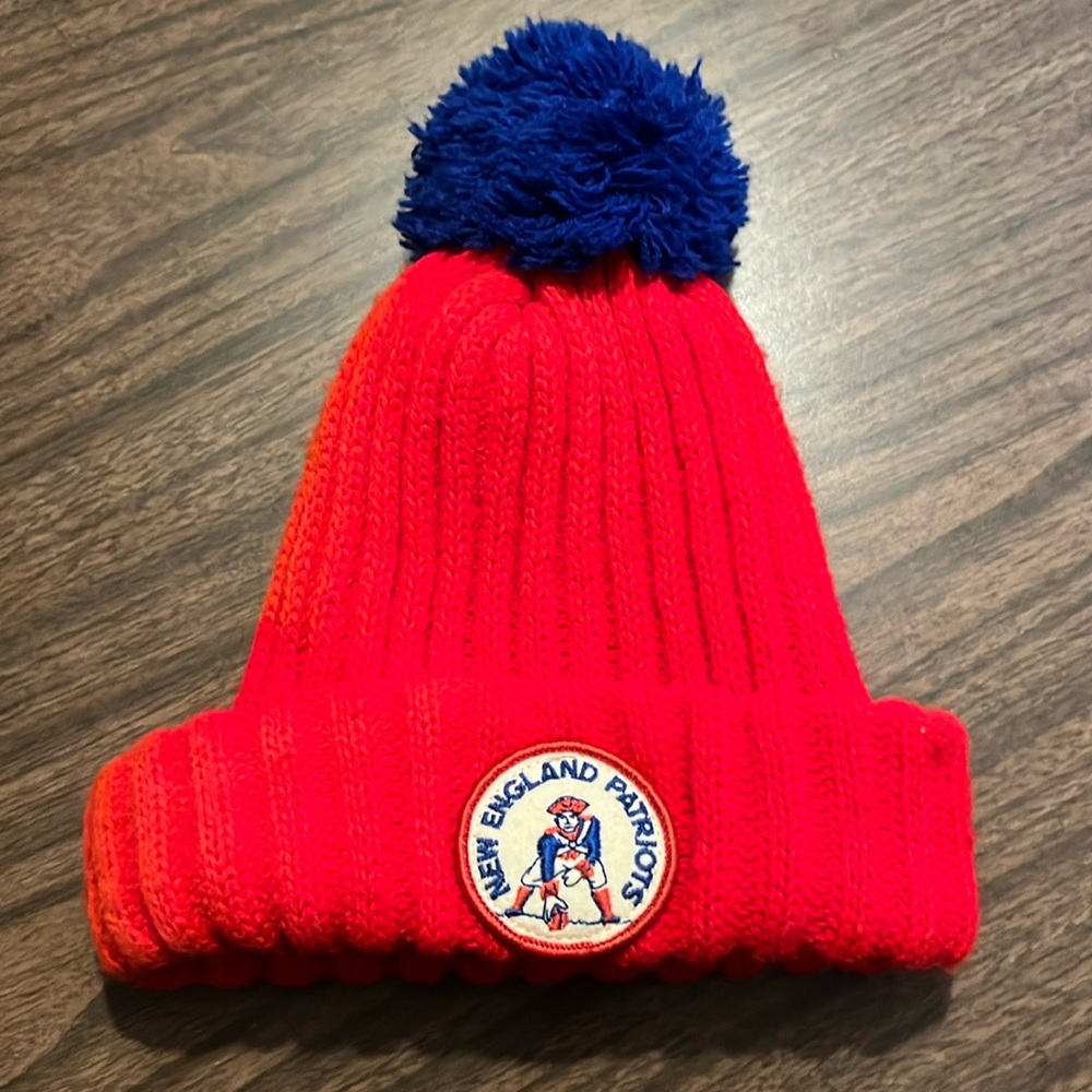 New England Patriots VINTAGE NFL Pom Pom Beanie Hat By Wigwam